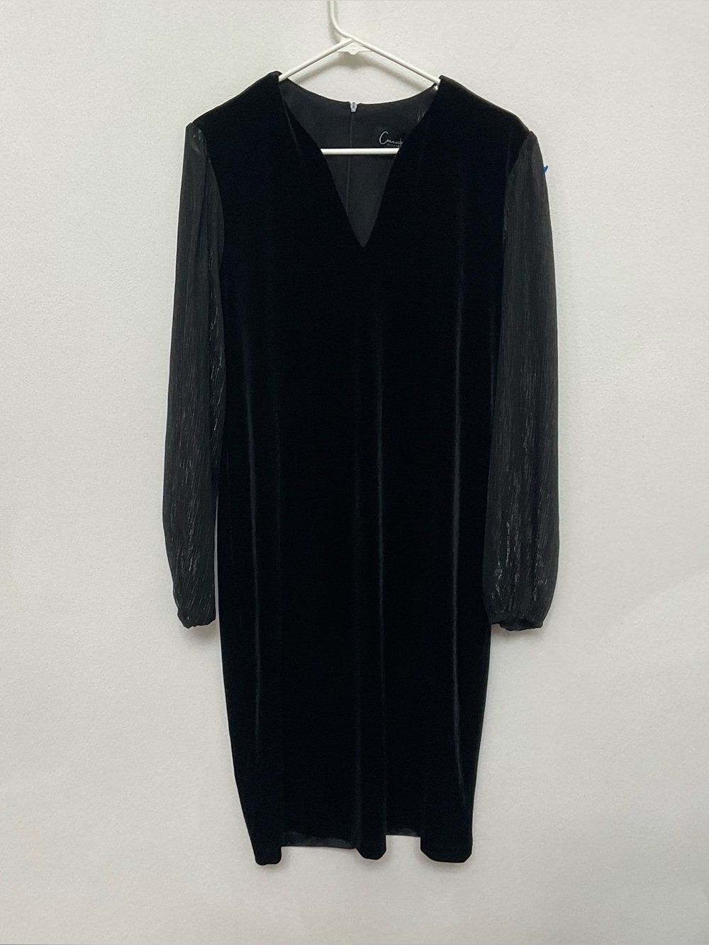 NWT Connected Black Velvet V-Neck Dress With Metallic Silver Sleeves Size 14